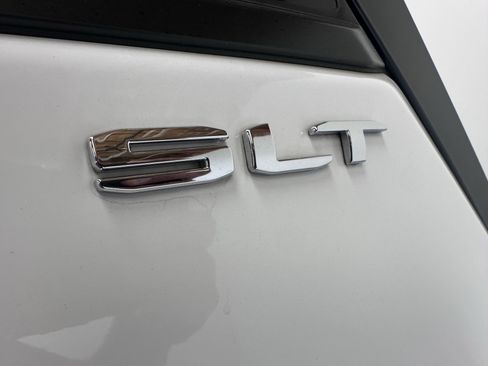 Used 2022 GMC Terrain SLT image 30