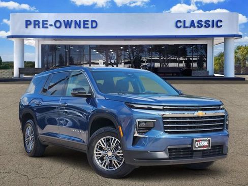 Certified 2026 Chevrolet Traverse LT AWD/4WD image 1