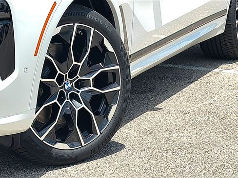 New 2027 BMW X7 xDrive40i w/ M Sport Package AWD/4WD image 3