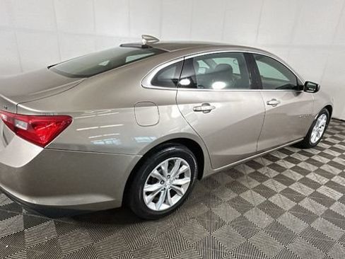 Used 2023 Chevrolet Malibu LT FWD image 2