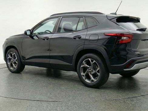 Used 2025 Chevrolet Trax LT image 6