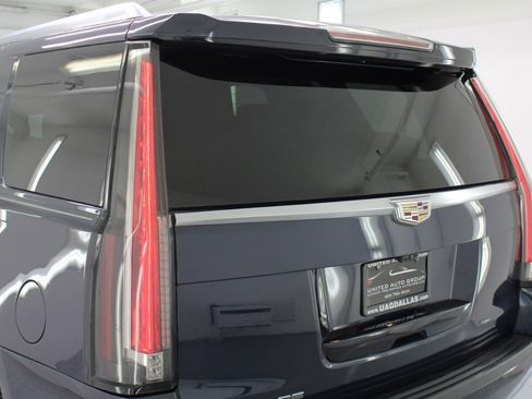 Used 2018 Cadillac Escalade Luxury image 20