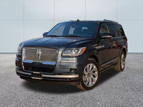 Used 2024 Lincoln Navigator Reserve image 1