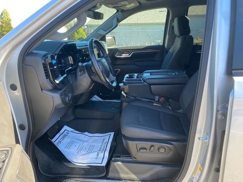 Used 2022 Chevrolet Silverado 1500 LT image 12