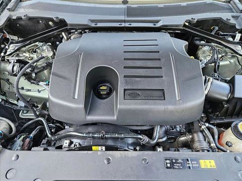 Used 2023 Land Rover Defender 130 SE AWD/4WD image 23