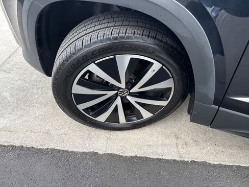 Used 2022 Volkswagen Taos SE image 26