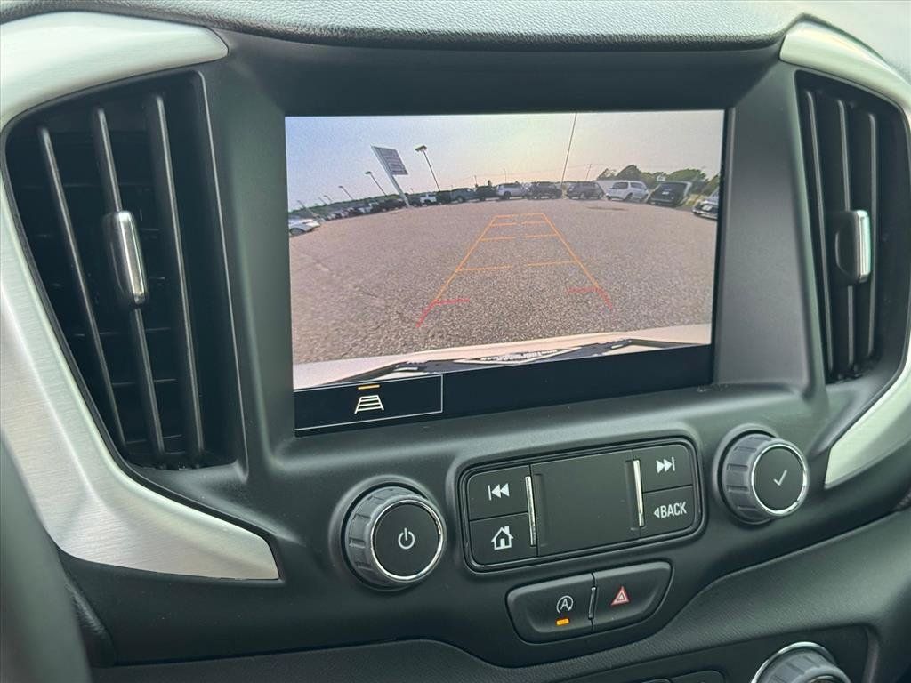 Used 2024 GMC Terrain SLT AWD/4WD image 22