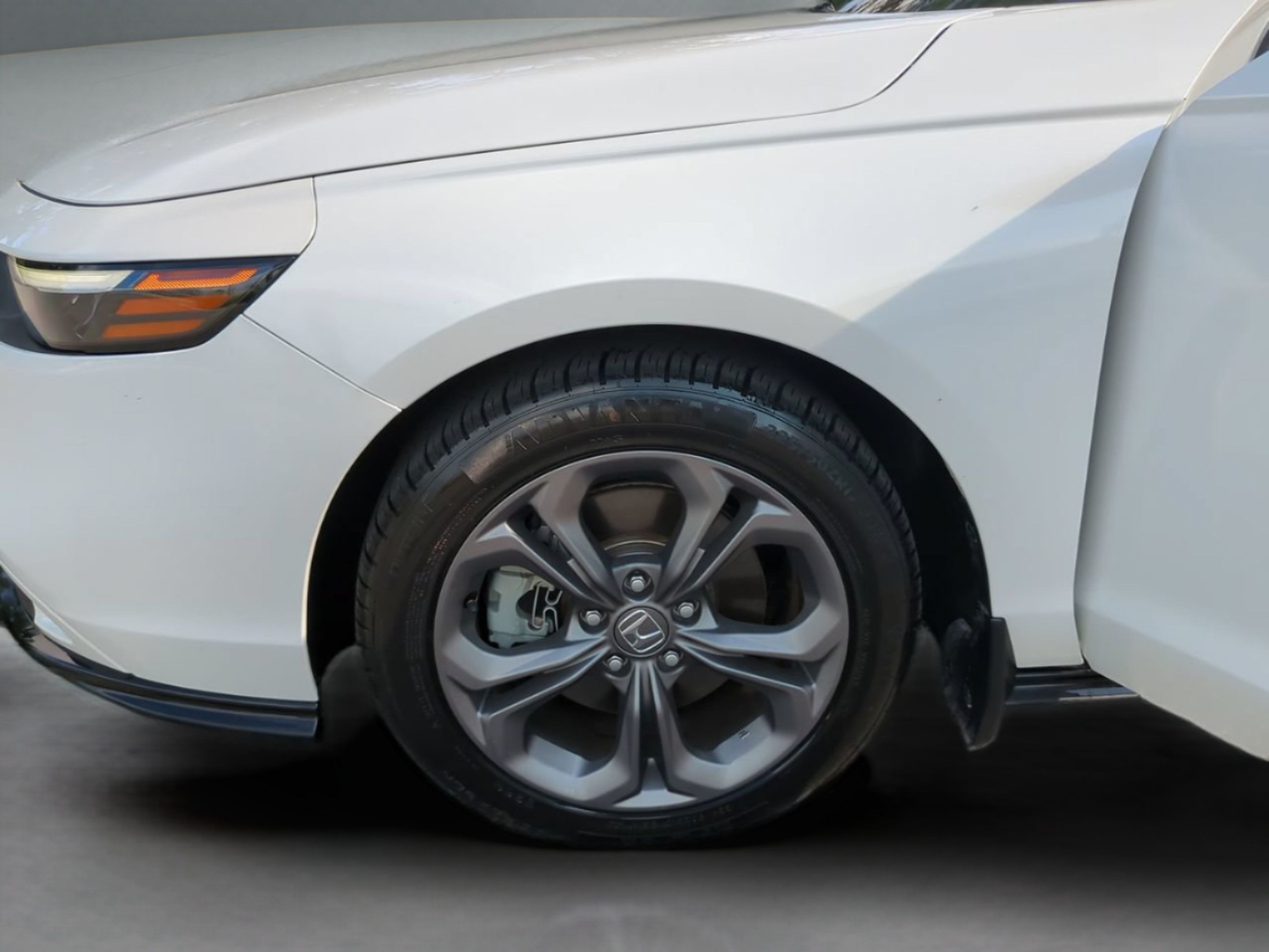 Used 2023 Honda Accord EX-L image 25