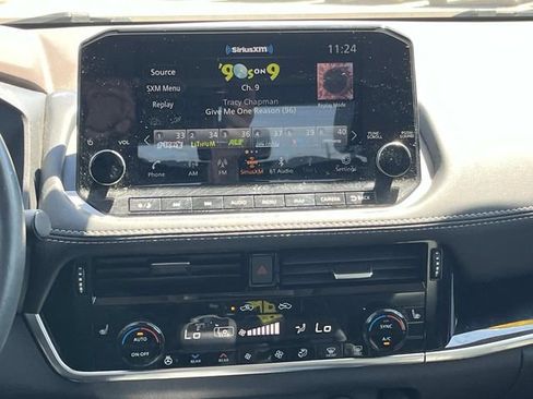 Used 2023 Nissan Rogue SL w/ SL Premium Package FWD image 17