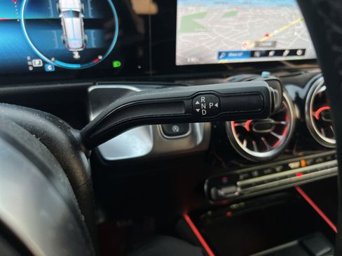 Used 2022 Mercedes-Benz GLB 250 4MATIC image 26