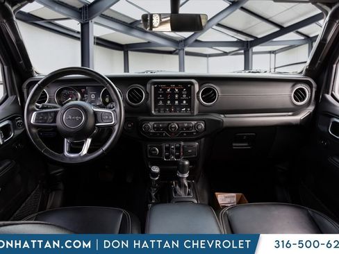 Used 2022 Jeep Wrangler Unlimited Sahara w/ Cold Weather Group AWD/4WD image 5