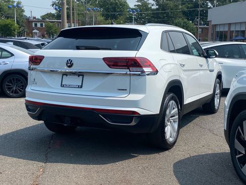 Certified 2023 Volkswagen Atlas Cross Sport SE w/ Panoramic Sunroof Package AWD/4WD image 2