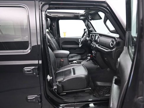 Used 2020 Jeep Wrangler Unlimited Sahara AWD/4WD image 39