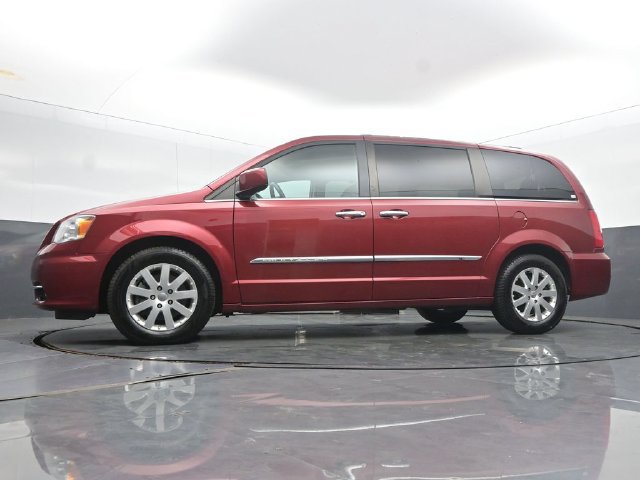 Used 2016 Chrysler Town & Country Touring w/ Driver Convenience Group FWD image 45