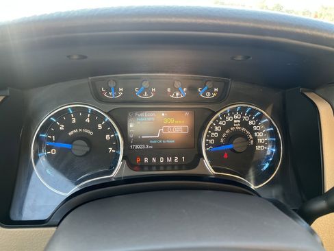 Used 2013 Ford F150 XLT w/ Luxury Equipment Group image 12