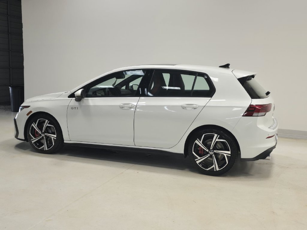 New 2026 Volkswagen GTI SE FWD image 4