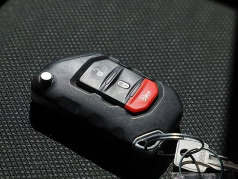 Used 2019 Jeep Wrangler Sport AWD/4WD image 27