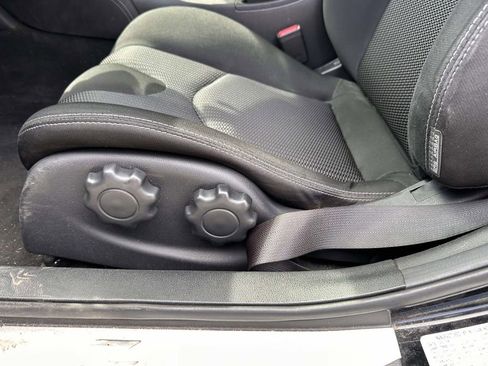 Used 2019 Nissan 370Z Roadster RWD image 11