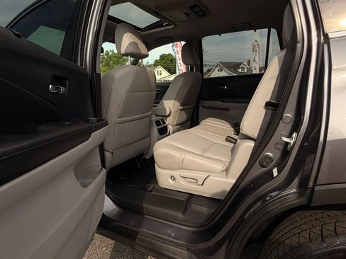 Used 2016 Honda Pilot Touring image 9