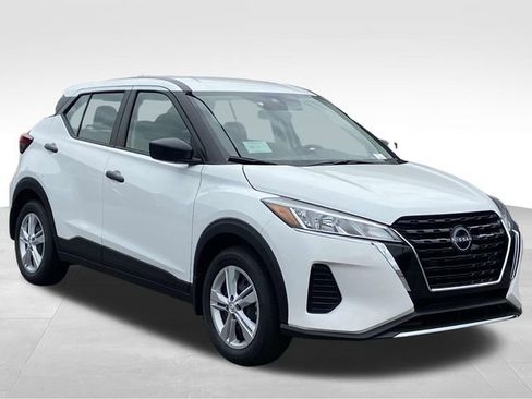 New 2025 Nissan Kicks Play S FWD image 1