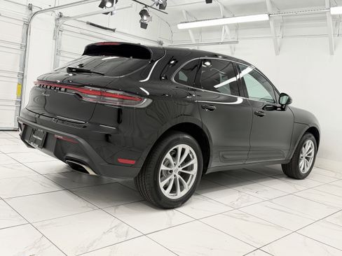 Certified 2023 Porsche Macan image 11