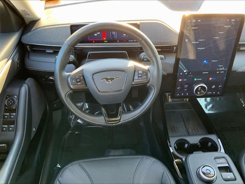 Certified 2021 Ford Mustang Mach-E Premium image 5