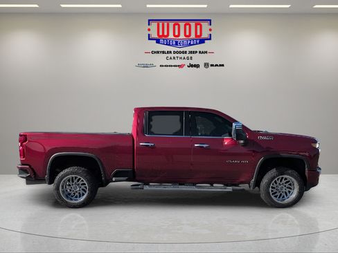 Used 2020 Chevrolet Silverado 2500 High Country w/ Technology Package AWD/4WD image 2