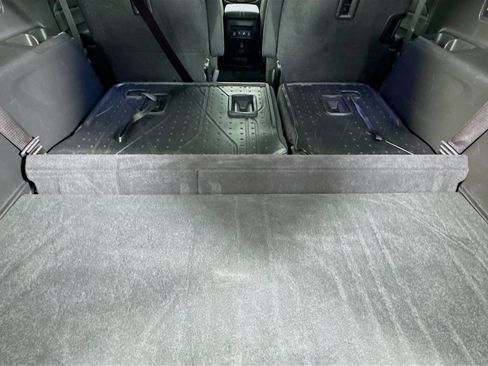 Used 2023 Chevrolet Traverse LT image 31