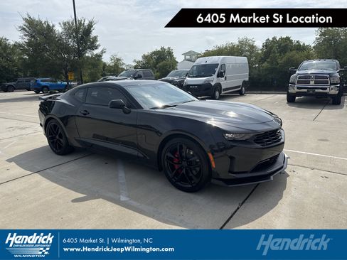Used 2024 Chevrolet Camaro LT RWD image 1