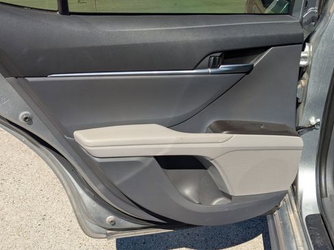 Used 2024 Toyota Camry SE image 16