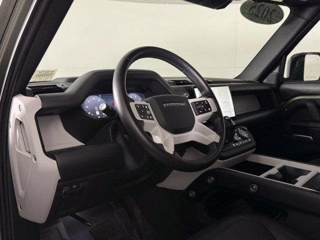 Certified 2025 Land Rover Defender 110 X-Dynamic SE AWD/4WD image 5