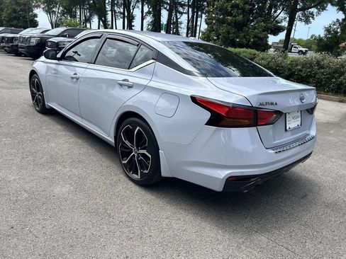 Used 2023 Nissan Altima 2.5 SR w/ SR Premium Package FWD image 5