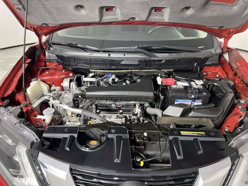 Used 2020 Nissan Rogue SV FWD image 29