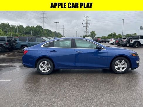 Used 2023 Chevrolet Malibu LT FWD image 2