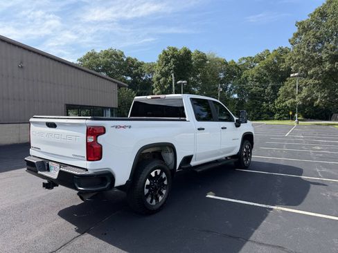 Used 2020 Chevrolet Silverado 2500 Custom w/ Custom Value Package AWD/4WD image 5