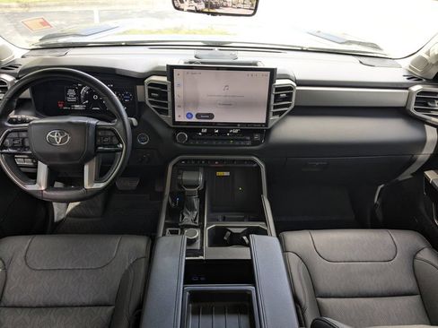 Used 2024 Toyota Tundra Limited AWD/4WD image 16