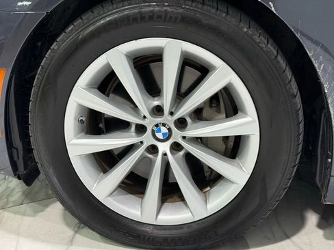 Used 2018 BMW 740i xDrive image 32