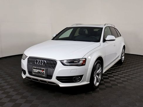Used 2016 Audi A4 Premium Plus w/ Technology Package image 3
