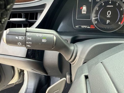 Used 2025 Lexus ES 350 w/ Premium Package FWD image 28