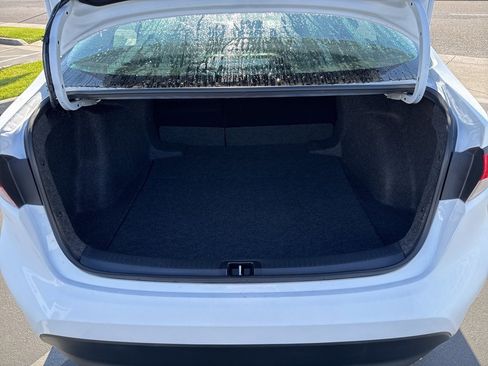 Used 2025 Toyota Corolla LE image 6