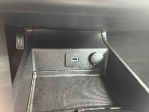 Used 2018 Ford Fusion SE FWD image 30