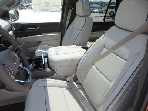 New 2026 GMC Yukon Denali w/ Sun & Power Step Package AWD/4WD image 11