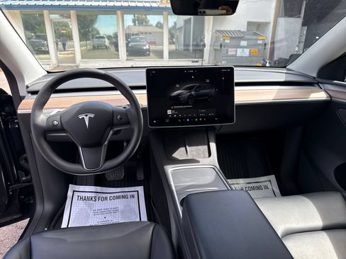 Used 2024 Tesla Model Y Long Range AWD/4WD image 12