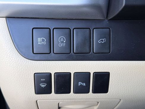 Used 2017 Toyota Highlander Limited image 23