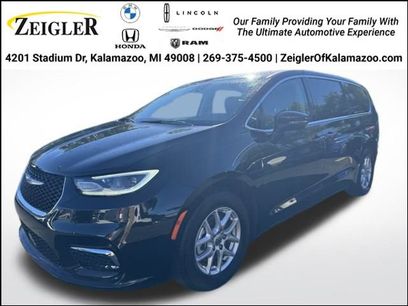 Used 2024 Chrysler Pacifica Touring-L