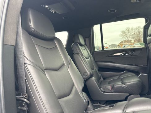 Used 2020 Cadillac Escalade ESV Platinum image 37