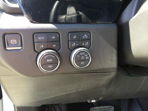 Used 2024 Chevrolet Silverado 1500 LTZ AWD/4WD image 10