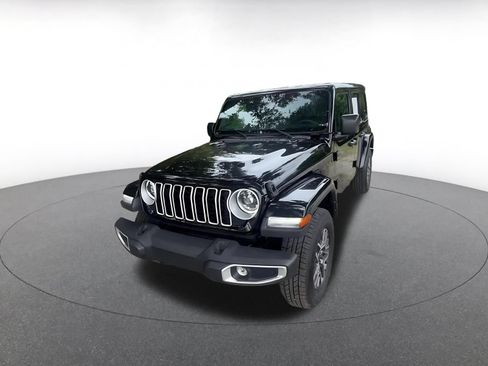 Used 2025 Jeep Wrangler Unlimited Sahara AWD/4WD image 7