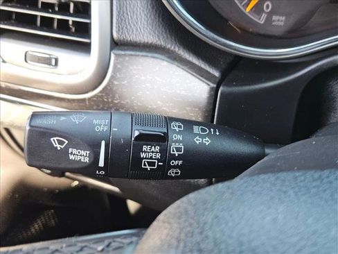 Used 2018 Jeep Grand Cherokee Limited RWD image 16
