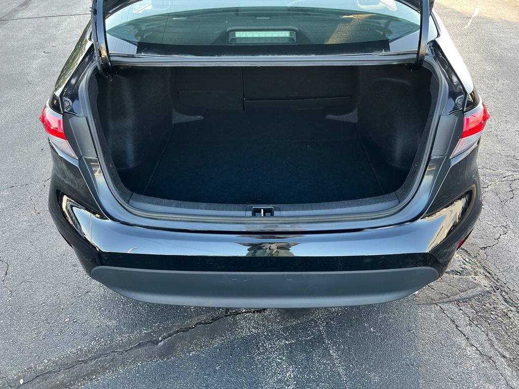 Used 2024 Toyota Corolla LE FWD image 9